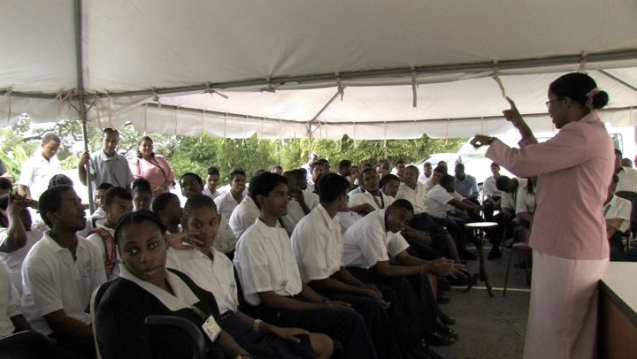 246679_200366526674349_193400100704325_587679_2080850_n